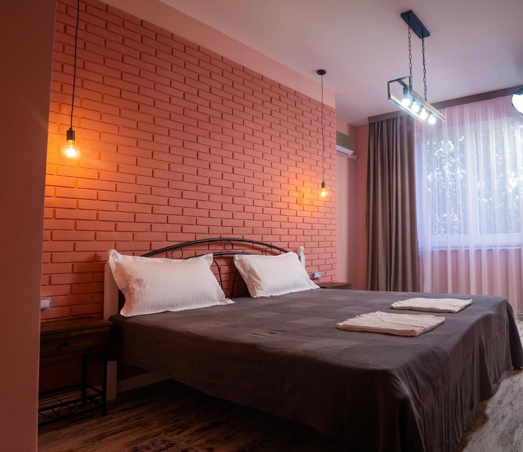 Hi Hotel Almati Kültér fotó